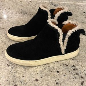Lucky Brand Boots Black Sherpa Laycia Chelsea Ankle Sneaker Suede Leather 7.5